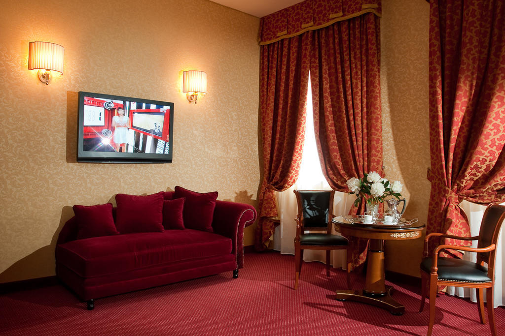 Hotel Maxim Anzola dell'Emilia Cameră foto