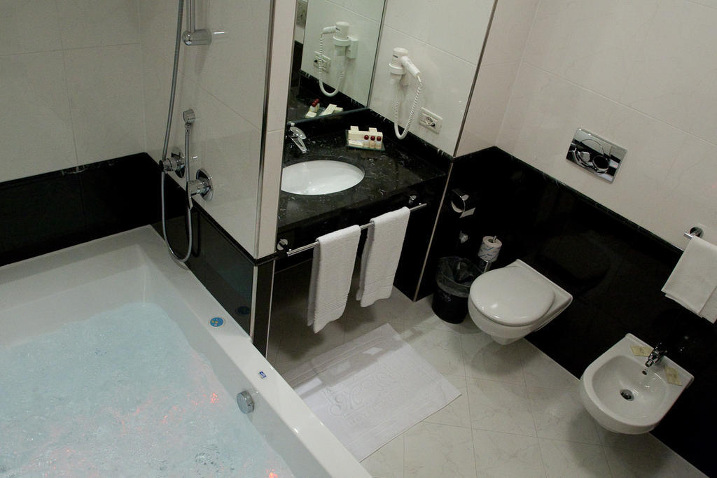 Hotel Maxim Anzola dell'Emilia Cameră foto